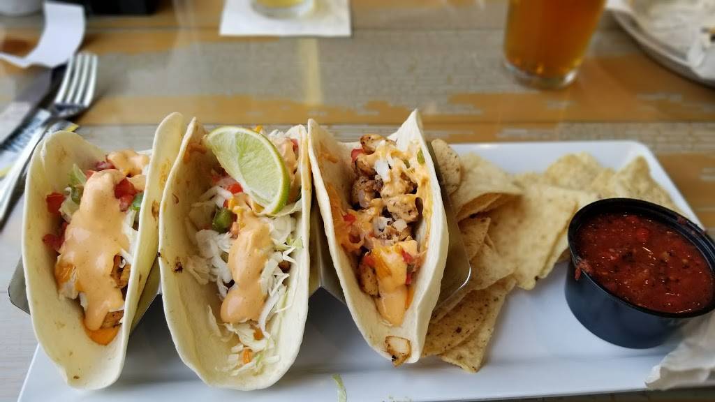 LandShark Bar & Grill | restaurant | 515 Parkway, Gatlinburg, TN 37738, USA | 8652777008 OR +1 865-277-7008