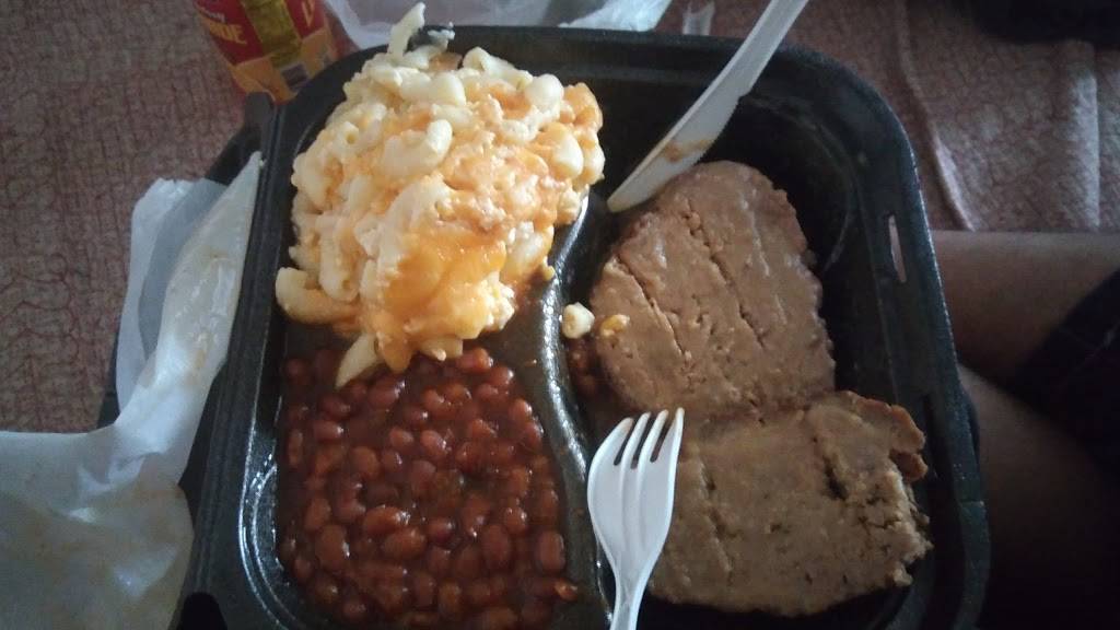 Southern Smokehouse | restaurant | 14340 W McNichols Rd, Detroit, MI 48235, USA | 3133974050 OR +1 313-397-4050