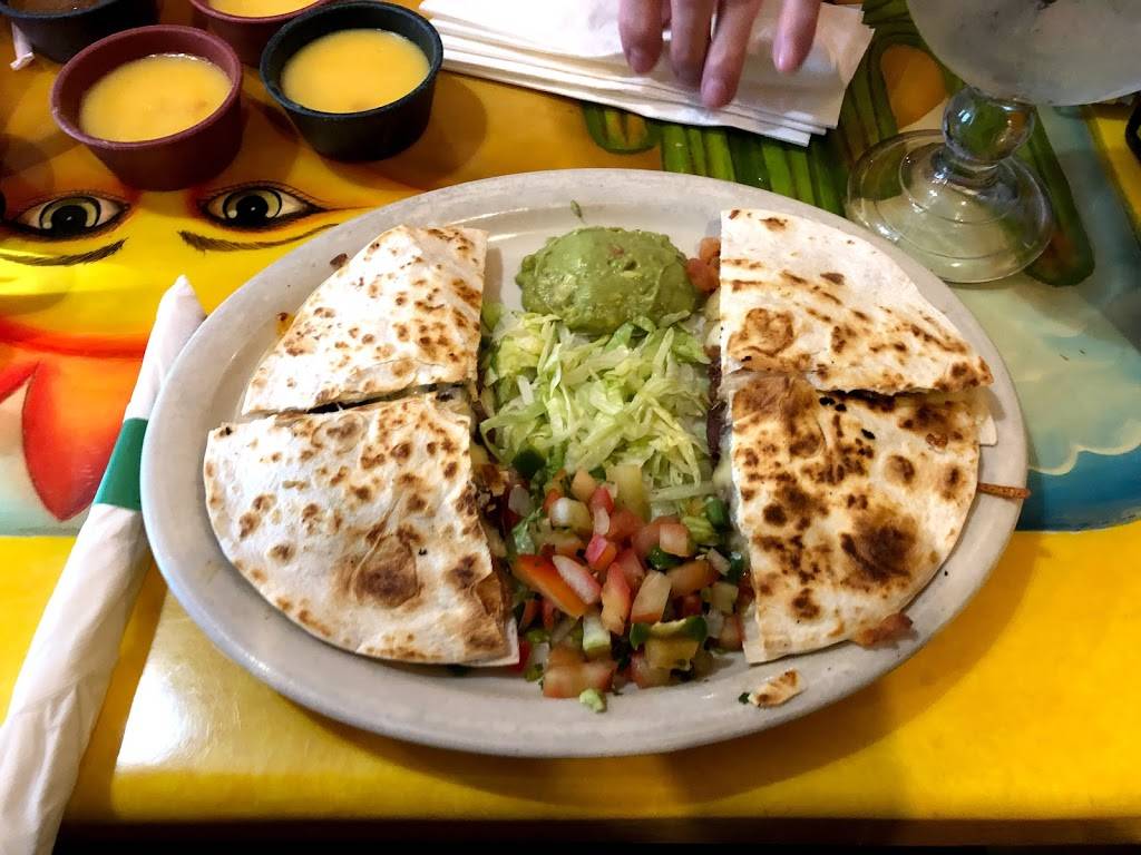 Los Tres Amigos LLC | restaurant | 2002 E Gore Blvd, Lawton, OK 73501, USA | 5802500027 OR +1 580-250-0027