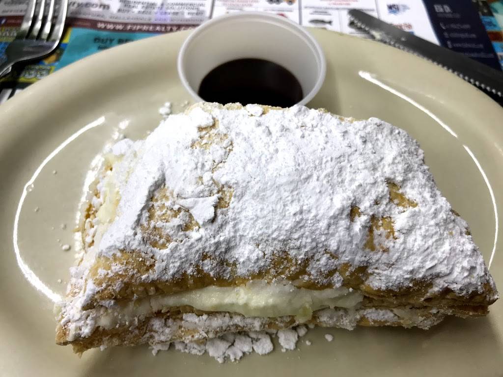 Etzel Itzik Deli | restaurant | 18757 Dixie Hwy, Miami, FL 33180, USA | 3059371546 OR +1 305-937-1546