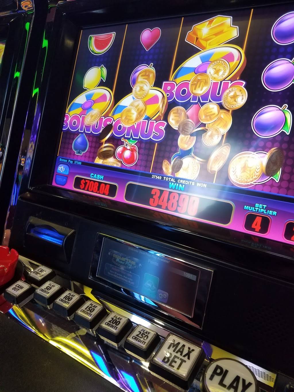 Twin Bridges Restaurant | restaurant | 100 Jackpot Pl, Wyandotte, OK 74370, USA | 9186786456 OR +1 918-678-6456