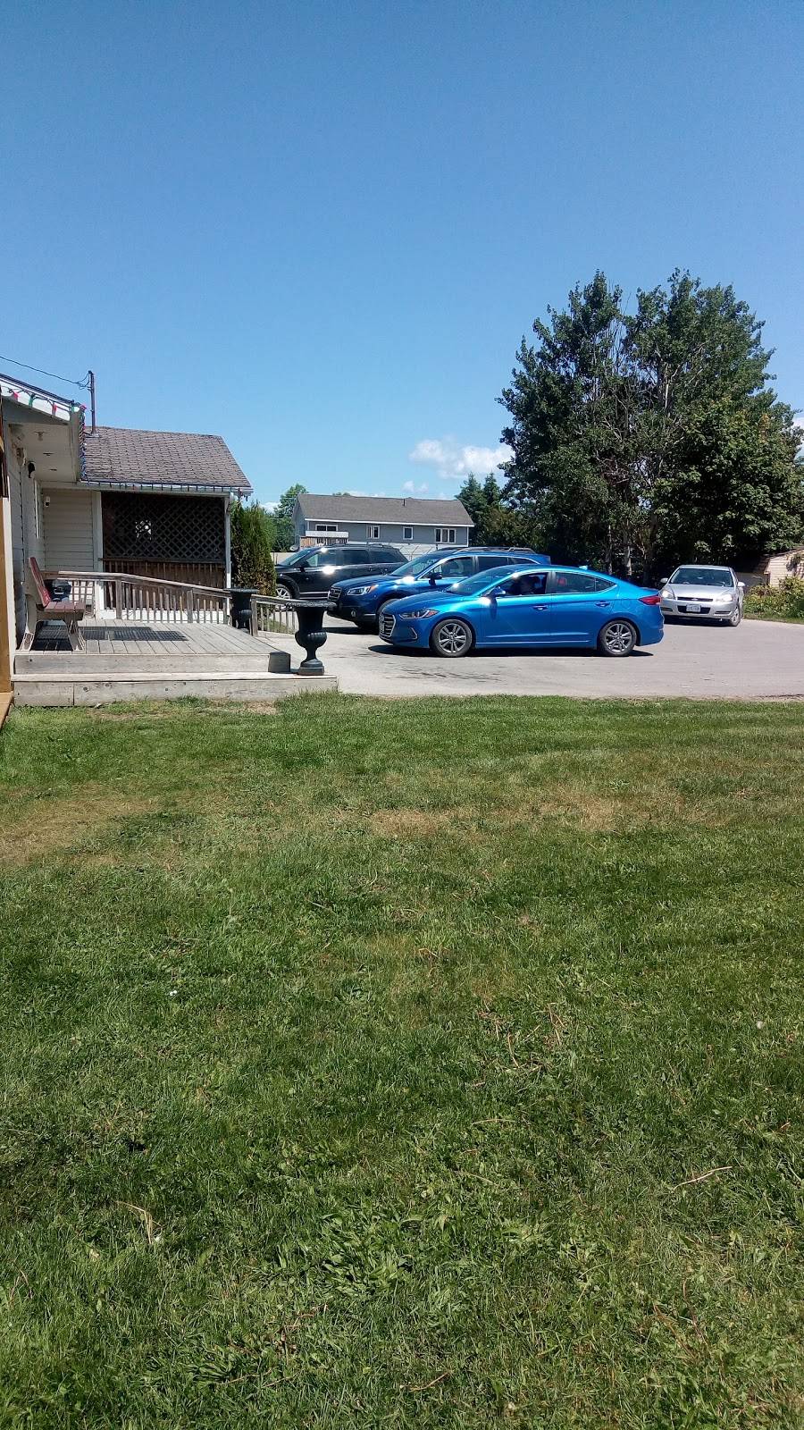 Tuggys Restaurant Smoke Shop | restaurant | 124 ON-21, Southampton, ON N0H 2L0, Canada | 5197972066 OR +1 519-797-2066