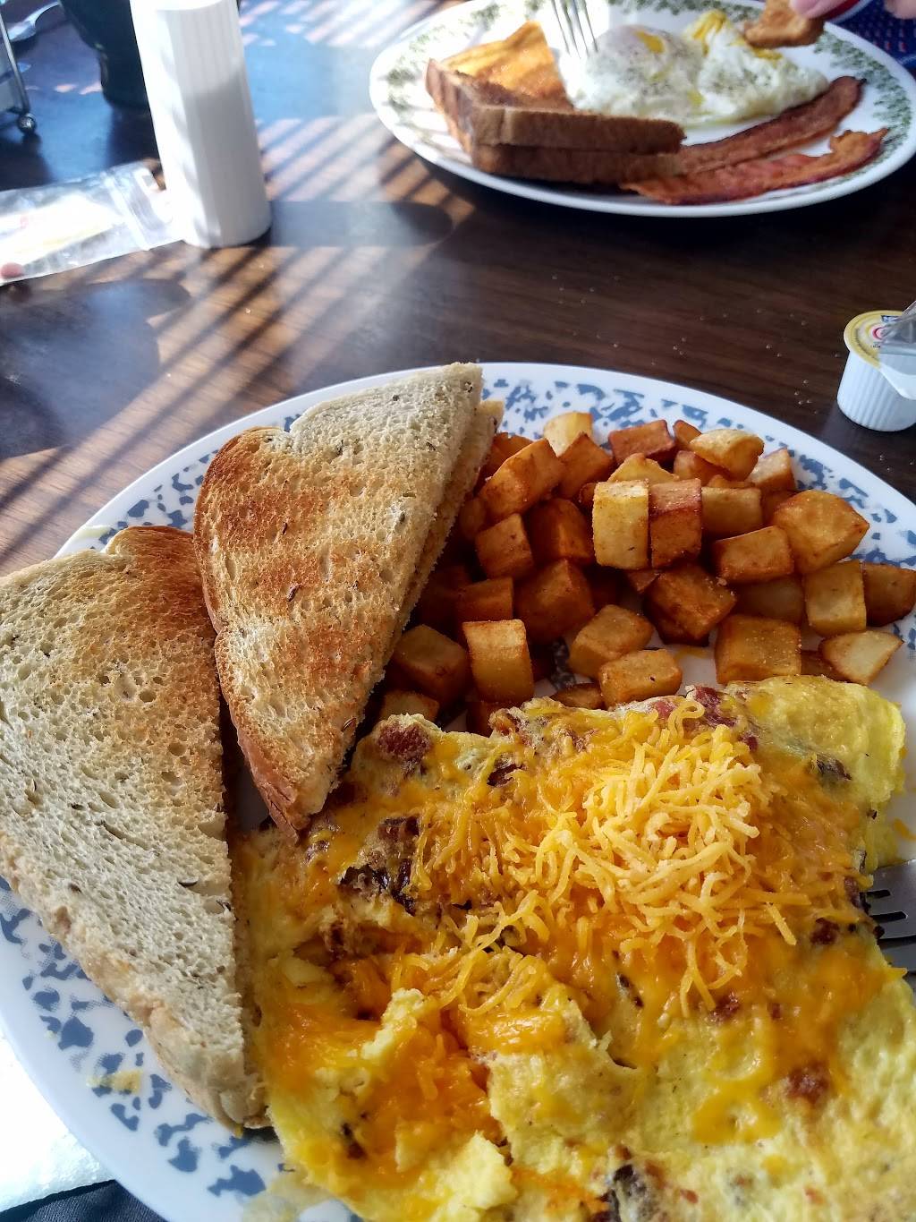 Shirleys Diner | restaurant | 13097 MO-13, Kimberling City, MO 65686, USA | 4177392380 OR +1 417-739-2380