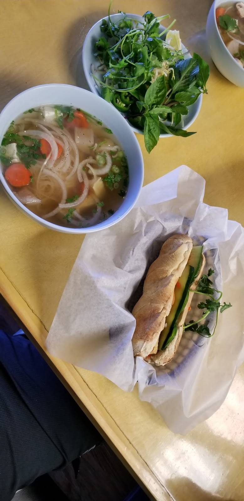 Pho Cafe | restaurant | 3926 Market St #201, Wilmington, NC 28403, USA | 9108337204 OR +1 910-833-7204