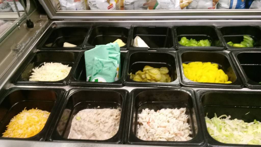 Subway | restaurant | 1449 S Potomac St, Hagerstown, MD 21740, USA | 3013939280 OR +1 301-393-9280