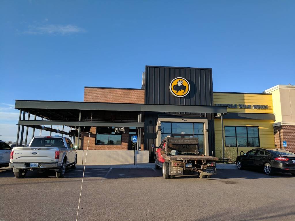 Buffalo Wild Wings | meal takeaway | 1710 N Waldron St, Hutchinson, KS 67502, USA | 6206649022 OR +1 620-664-9022