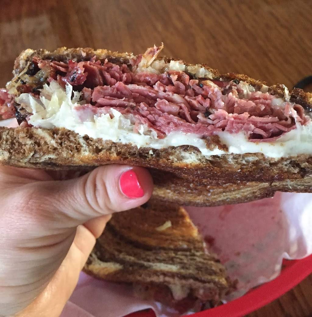 Spikes Pub & Grub Bar | restaurant | 3701 W Main St, Belleville, IL 62226, USA | 6182352734 OR +1 618-235-2734