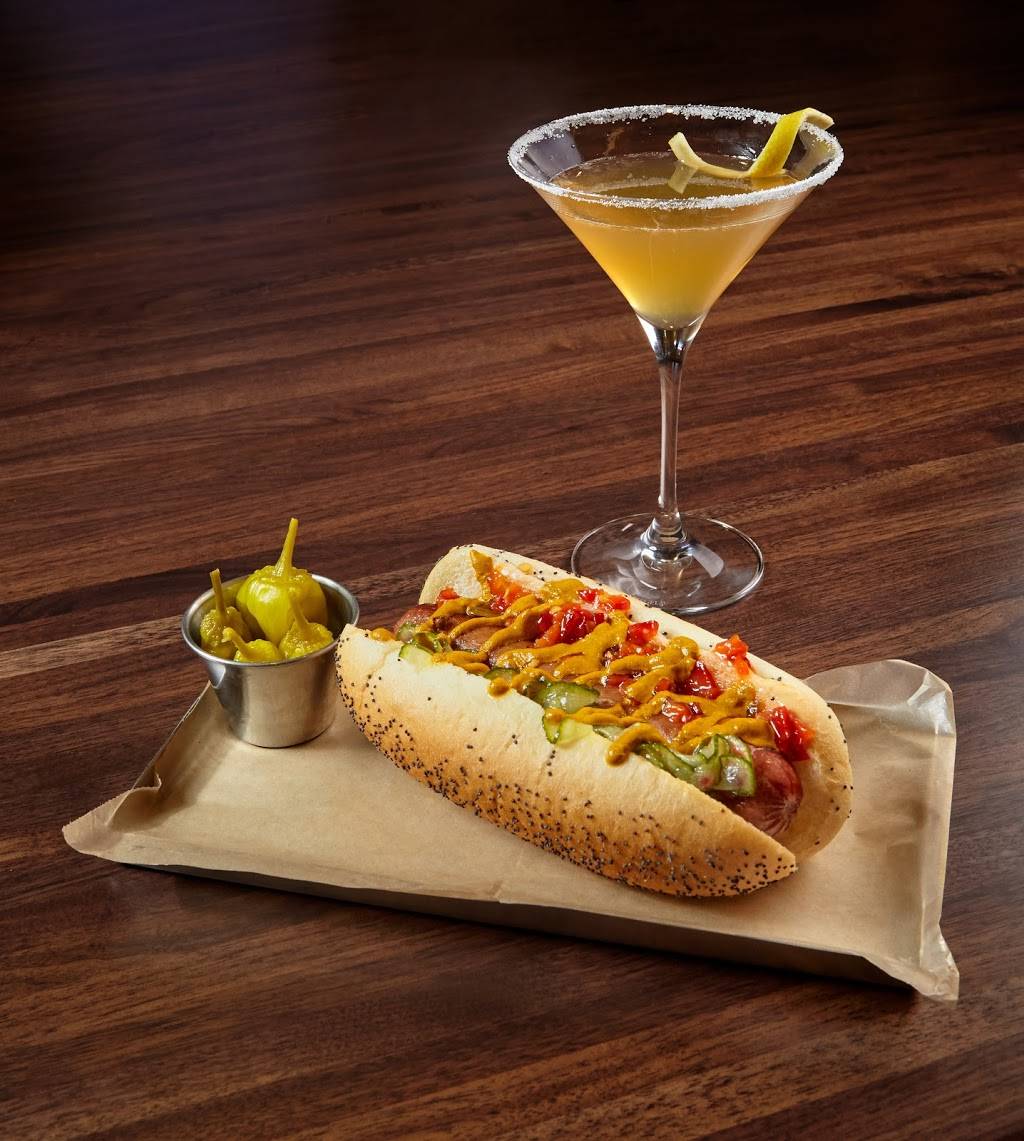 Draft Day | restaurant | 3184 IA-22, Riverside, IA 52327, USA | 3196481234 OR +1 319-648-1234