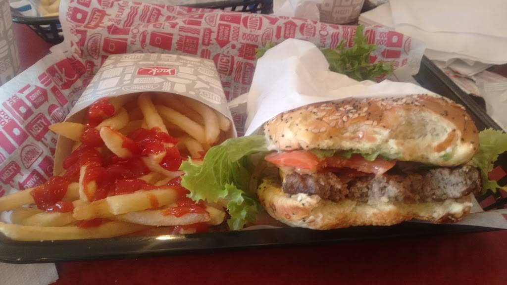 Jack in the Box | restaurant | 4020 University Pkwy, San Bernardino, CA 92407, USA | 9098801257 OR +1 909-880-1257