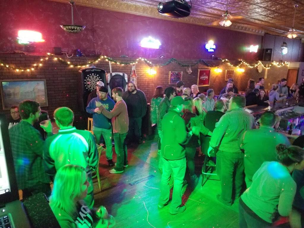 Gigs Place | restaurant | 220 E Locust St, Fairbury, IL 61739, USA | 8156923302 OR +1 815-692-3302