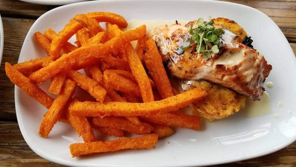 Nicks Fish House | restaurant | 2600 Insulator Dr, Baltimore, MD 21230, USA | 4103474123 OR +1 410-347-4123