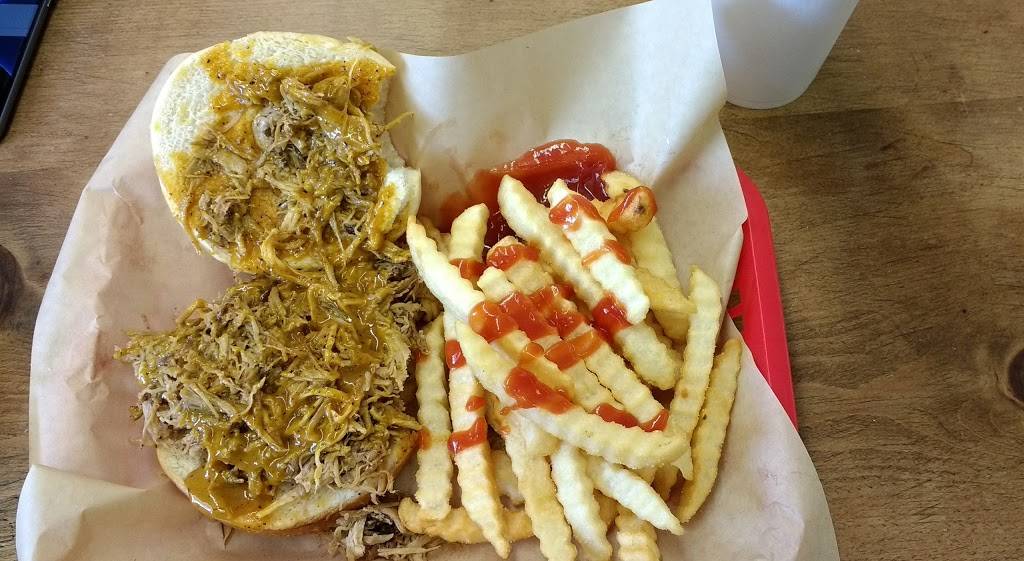 Cainos Red Barn Grill | restaurant | 101 Red Barn Rd, Hubert, NC 28539, USA | 9103262276 OR +1 910-326-2276