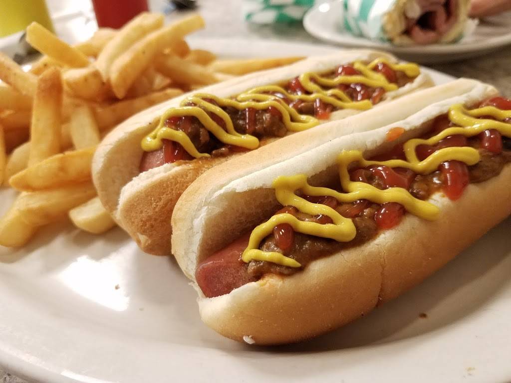 Charlies Restaurant | restaurant | 12407 Airport Hwy, Swanton, OH 43558, USA | 4198252076 OR +1 419-825-2076