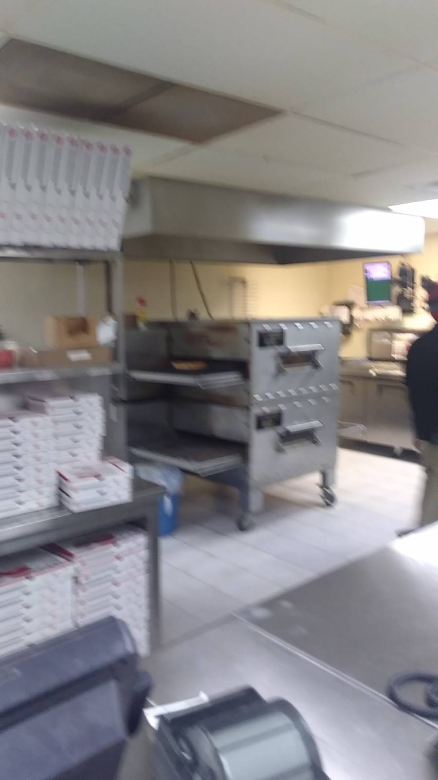 Papa Johns Pizza | restaurant | 1930 E Mason St, Green Bay, WI 54302, USA | 9204697272 OR +1 920-469-7272