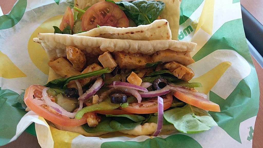 Subway | meal takeaway | 2255 N Greenwich Rd, Wichita, KS 67207, USA | 3166369199 OR +1 316-636-9199