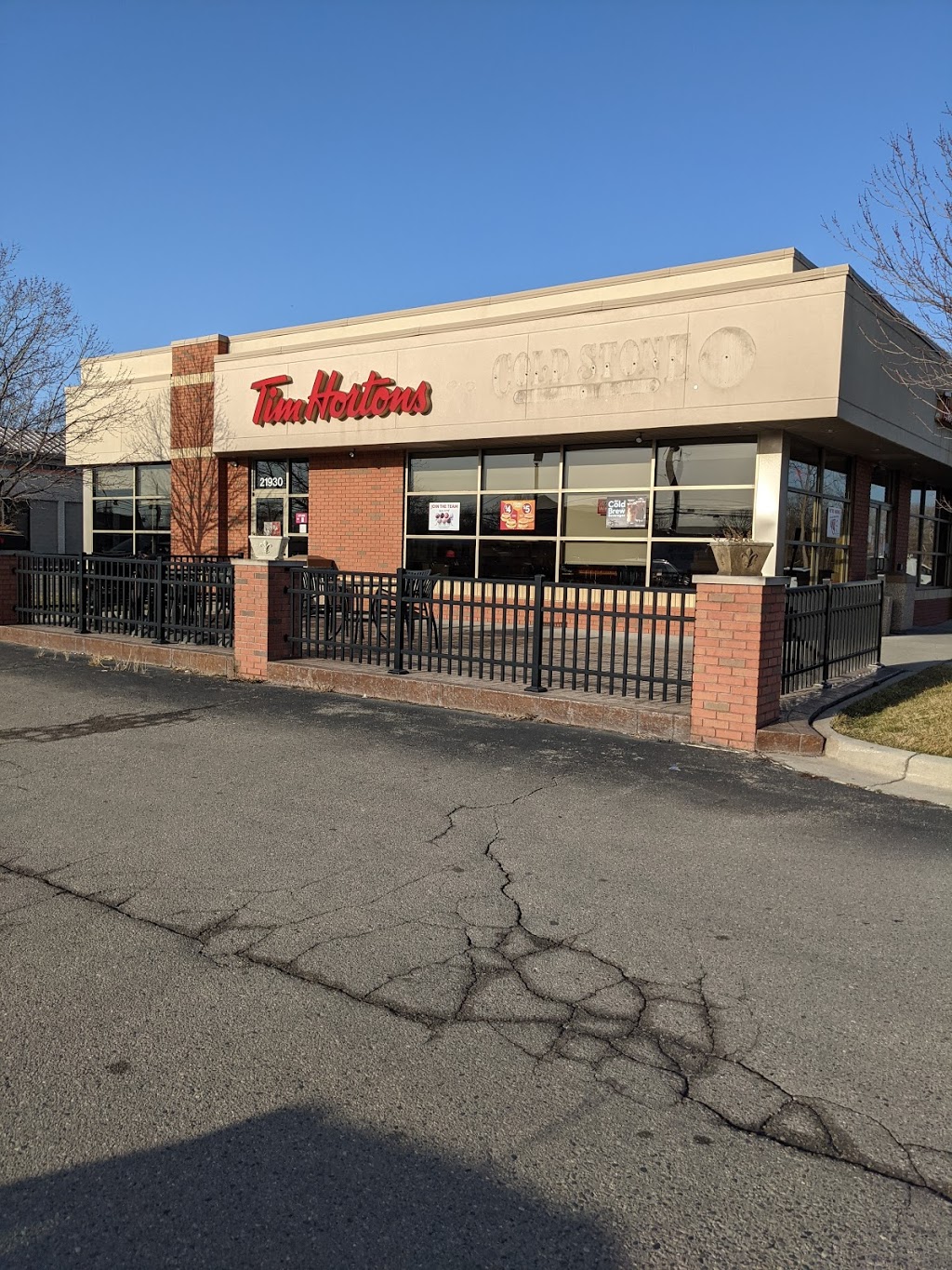 Tim Hortons | restaurant | 21930 Allen Rd, Woodhaven, MI 48183, USA | 7346921052 OR +1 734-692-1052