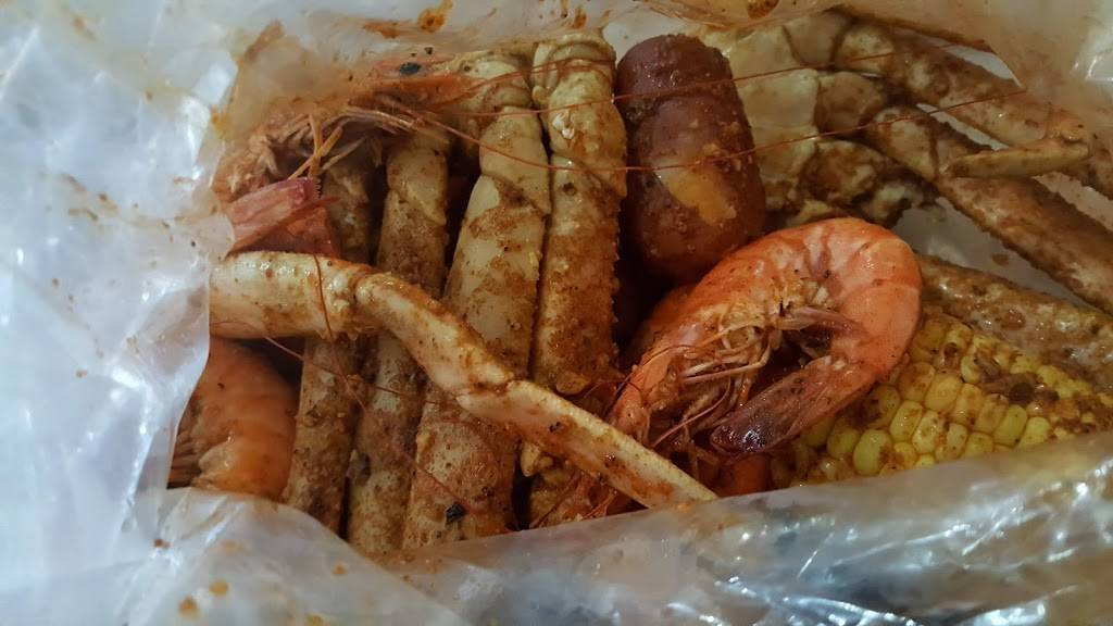The Shake Seafood | restaurant | 2141 Cottman Ave unit d, Philadelphia, PA 19149, USA | 2154371536 OR +1 215-437-1536