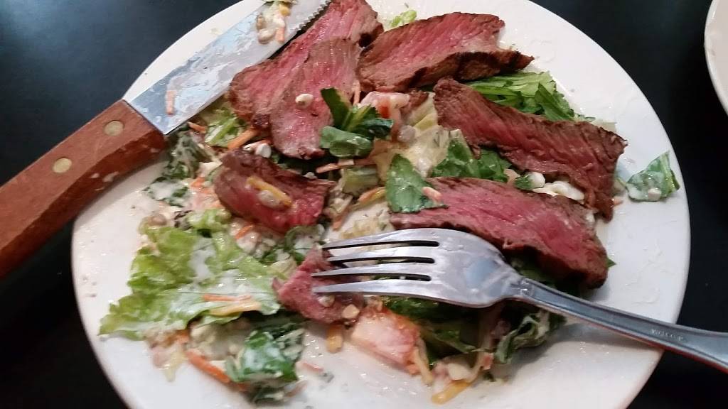 Johnny Bulls SteakHouse | restaurant | 32 Golden Leaf Dr, Louisburg, NC 27549, USA | 9194963800 OR +1 919-496-3800