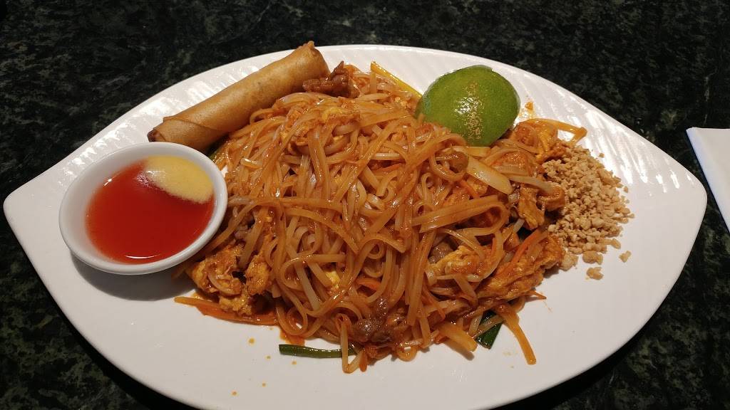 East Moon Asian Bistro | restaurant | 8162 S Holly St, Centennial, CO 80122, USA | 3037799999 OR +1 303-779-9999