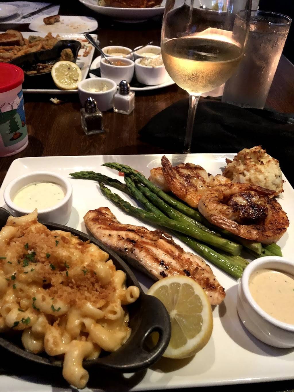 Devon Seafood & Steak | night club | 27 W Chocolate Ave, Hershey, PA 17033, USA | 7175085460 OR +1 717-508-5460