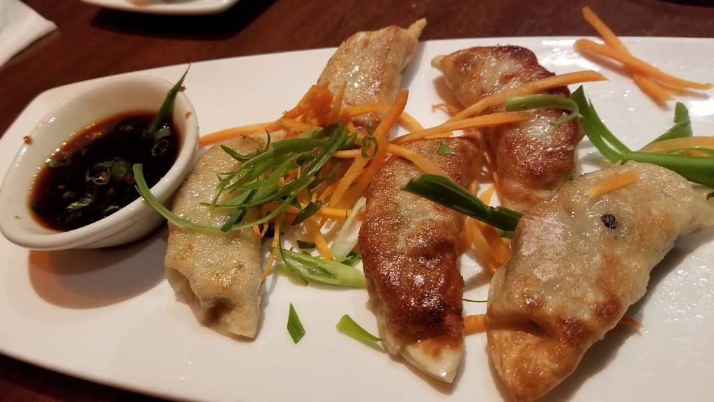 Wokn Fire | restaurant | 590 Village Center Dr, Burr Ridge, IL 60527, USA | 6303235100 OR +1 630-323-5100