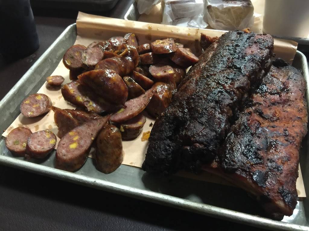 Bears Smokehouse Barbecue | restaurant | 2152 Poquonock Ave, Windsor, CT 06095, USA | 8607858772 OR +1 860-785-8772