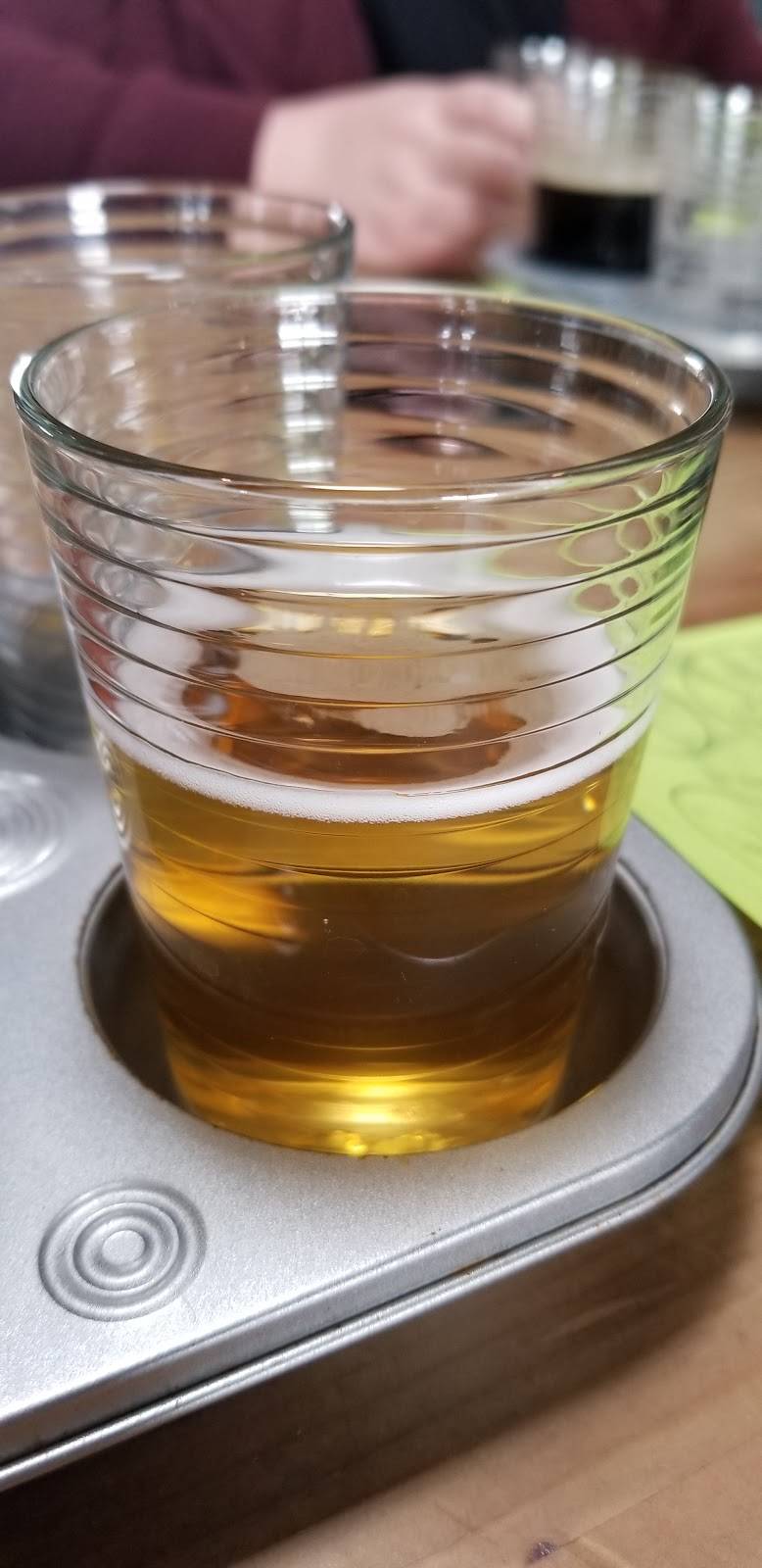 Angels Trumpet Ale House Arcadia | restaurant | 2339 N 44th St, Phoenix, AZ 85008, USA | 6026981234 OR +1 602-698-1234