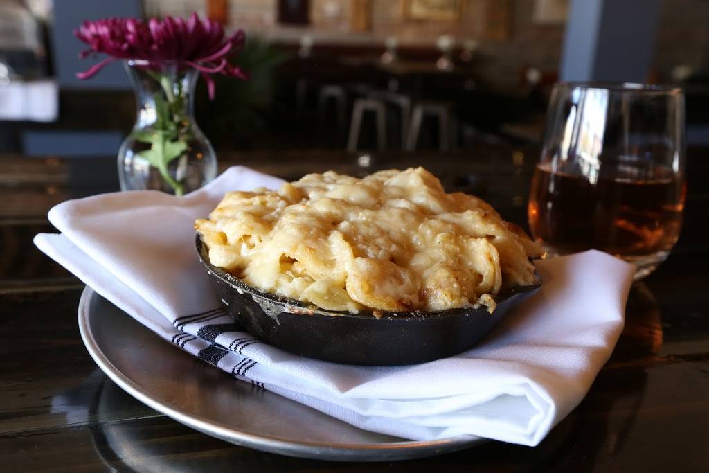 Broadway Roxy | restaurant | 554 S Broadway, Denver, CO 80209, USA | 7204567041 OR +1 720-456-7041