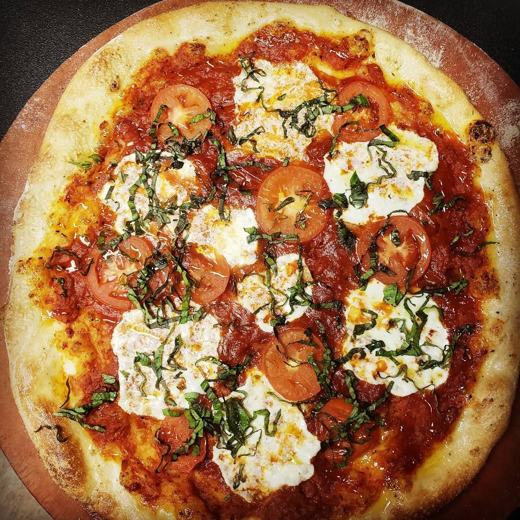 Celestial Pizza | restaurant | 1413 Webberville Rd, Austin, TX 78721, USA | 5127493313 OR +1 512-749-3313