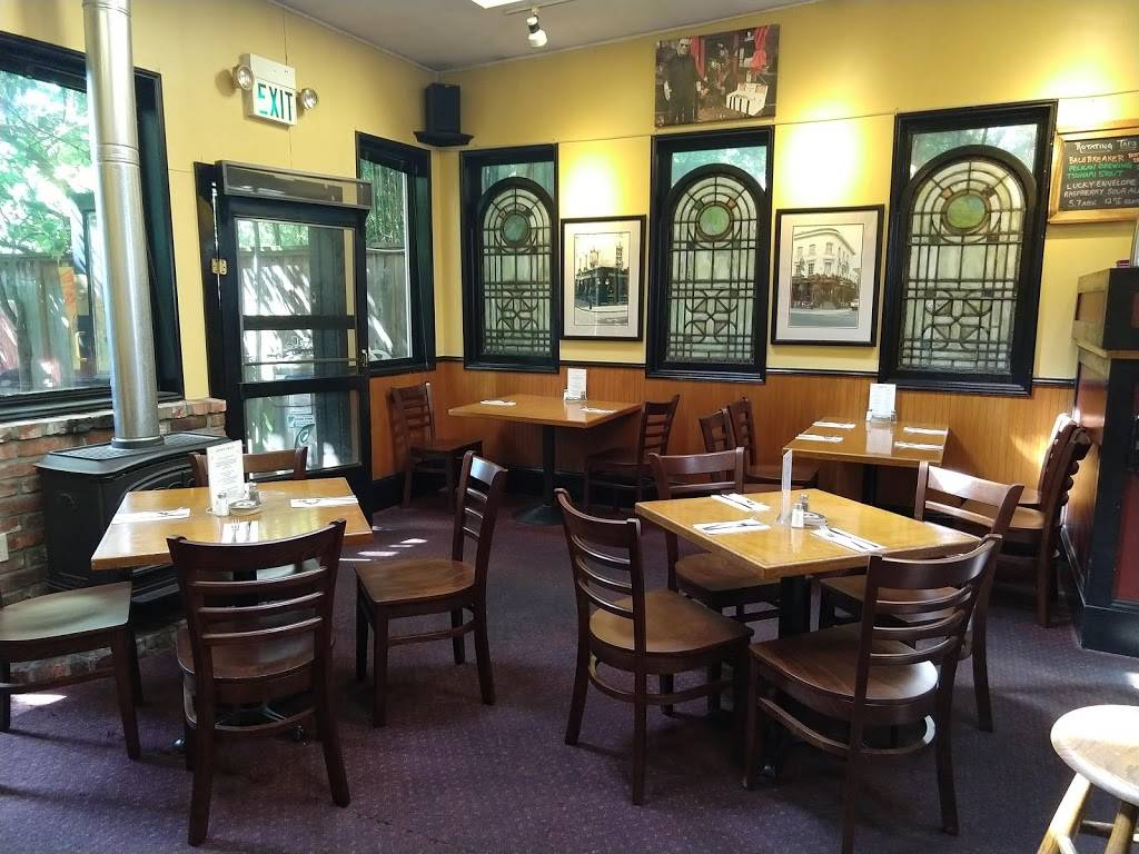 Hilltop Ale House | restaurant | 2129 Queen Anne Ave N, Seattle, WA 98109, USA | 2062853877 OR +1 206-285-3877