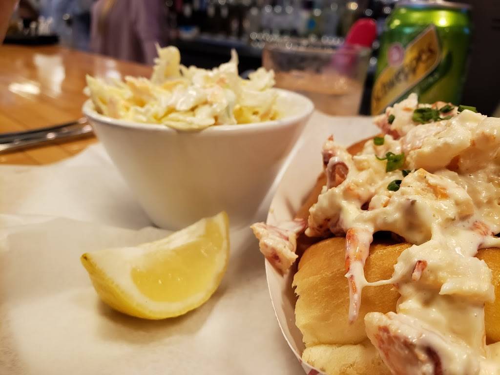 Boothbay Lobster Company | restaurant | 14 Harbor Point Rd, Stamford, CT 06902, USA | 2038709565 OR +1 203-870-9565