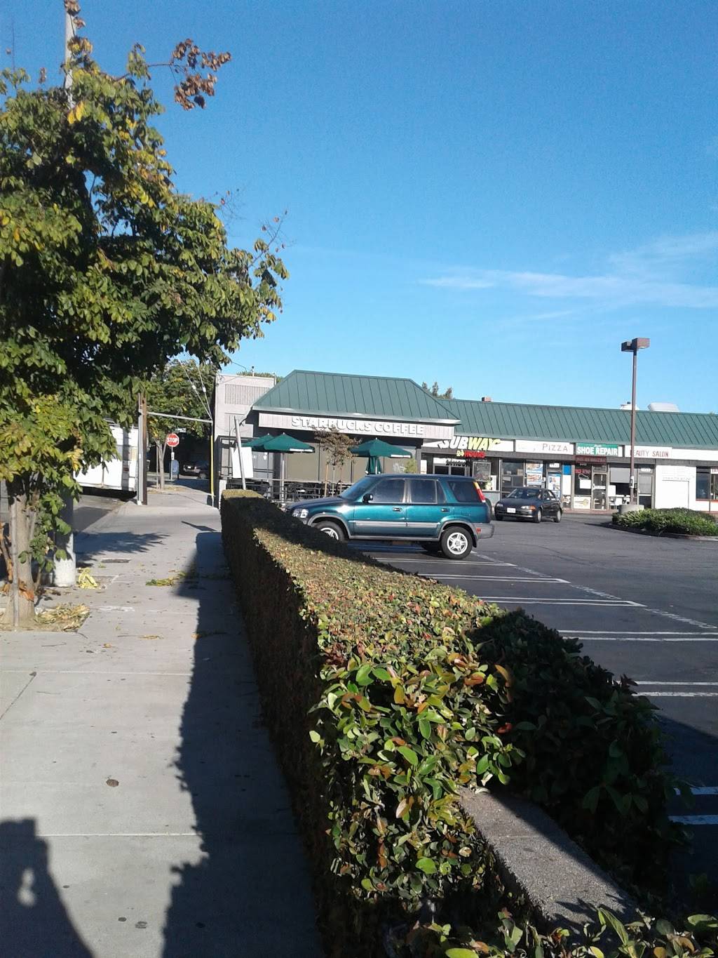 Starbucks | cafe | 8400 Lincoln Blvd, Los Angeles, CA 90045, USA | 3105601760 OR +1 310-560-1760