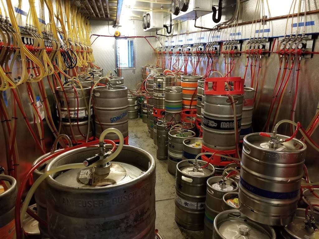 Growler USA - Oro Valley | restaurant | 9630 N Oracle Rd #110, Oro Valley, AZ 85737, USA | 5206127208 OR +1 520-612-7208