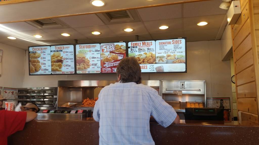 Popeyes Louisiana Kitchen | restaurant | 3204 S Ashland Ave, Chicago, IL 60608, USA | 7732542200 OR +1 773-254-2200