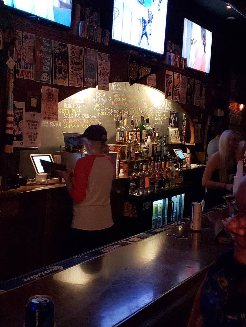 Game 6 Honky Tonk Joint | restaurant | 756 S 4th St, St. Louis, MO 63102, USA | 3149258868 OR +1 314-925-8868