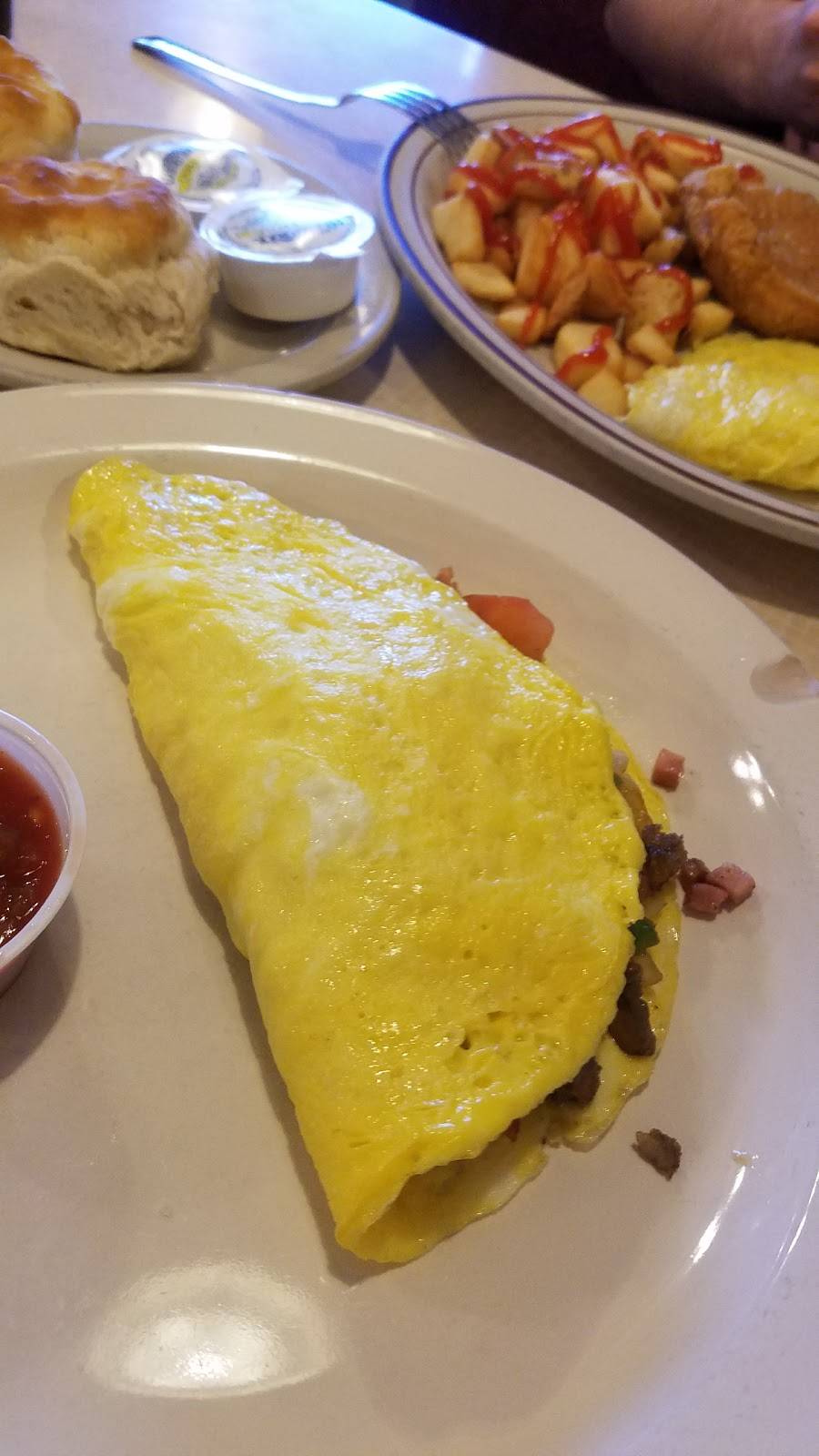 Copper Kettle | restaurant | 276 Main Cross St, Charlestown, IN 47111, USA | 8122564257 OR +1 812-256-4257