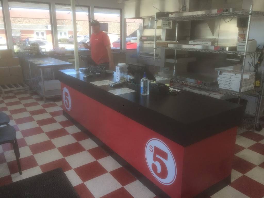 5 dollar Pizza Iowa City | meal delivery | 521 Hwy 1 W, Iowa City, IA 52246, USA | 3193515555 OR +1 319-351-5555