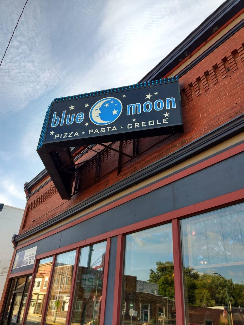 Blue Moon Restaurant | restaurant | 117 S Main St, Lake Mills, WI 53551, USA | 9206483405 OR +1 920-648-3405