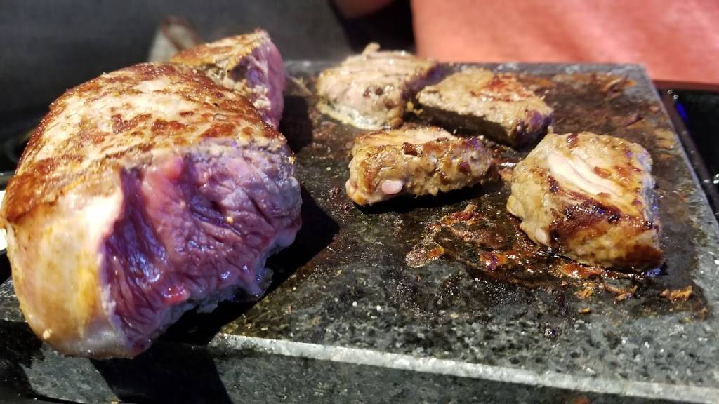 Black Rock Bar & Grill - Tampa | restaurant | 11702 N Dale Mabry Hwy, Tampa, FL 33618, USA | 8133213577 OR +1 813-321-3577