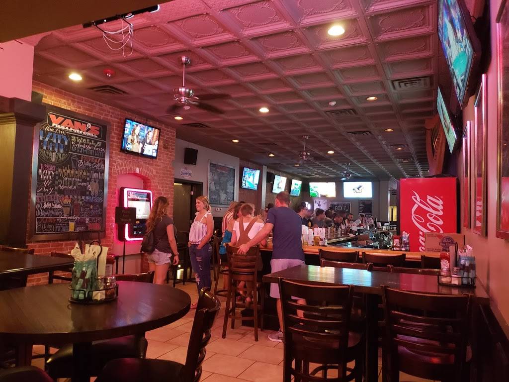 Vans Downtown Davenport | restaurant | 217 Brady St, Davenport, IA 52803, USA | 5633231700 OR +1 563-323-1700