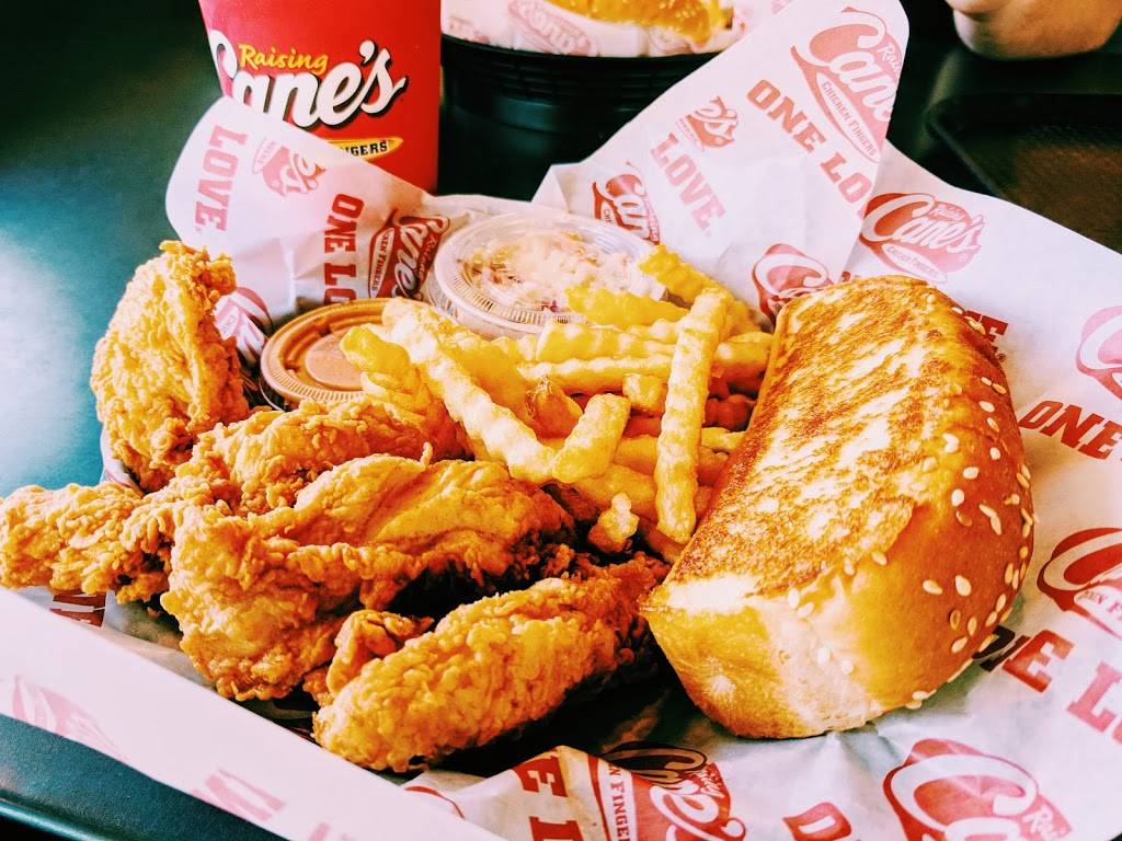 Raising Canes Chicken Fingers | meal takeaway | 2201 War Admiral Way, Lexington, KY 40509, USA | 8595430154 OR +1 859-543-0154