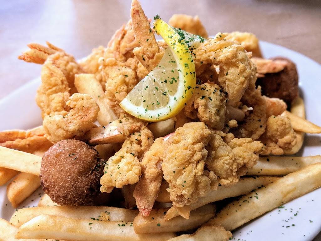 Cher Amies | restaurant | 15628 W Main St, Cut Off, LA 70345, USA | 9853253333 OR +1 985-325-3333