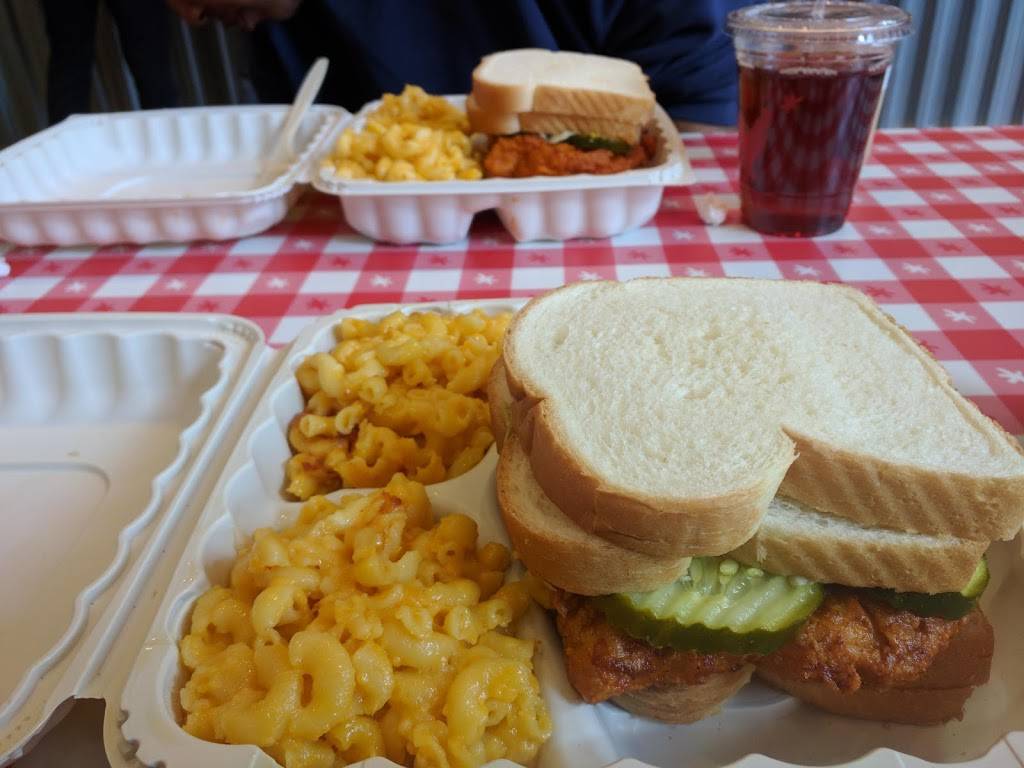 Hot Chicken Takeover | restaurant | 4198 Worth Ave, Columbus, OH 43219, USA | 6145327435 OR +1 614-532-7435