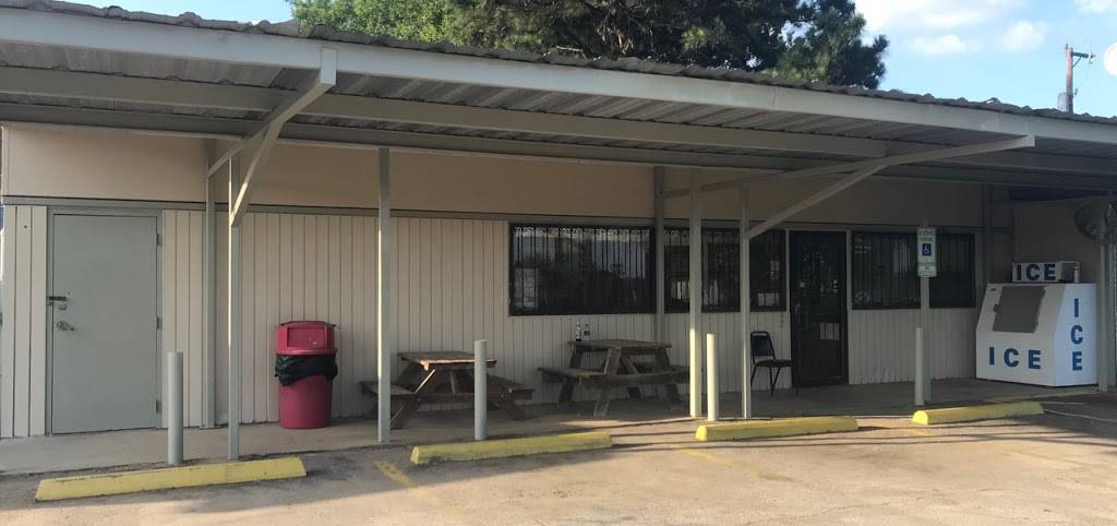 Lil Jim’s Country Cafe | restaurant | 1203 Heickman Rd, Somerset, TX 78069, USA | 8304291009 OR +1 830-429-1009