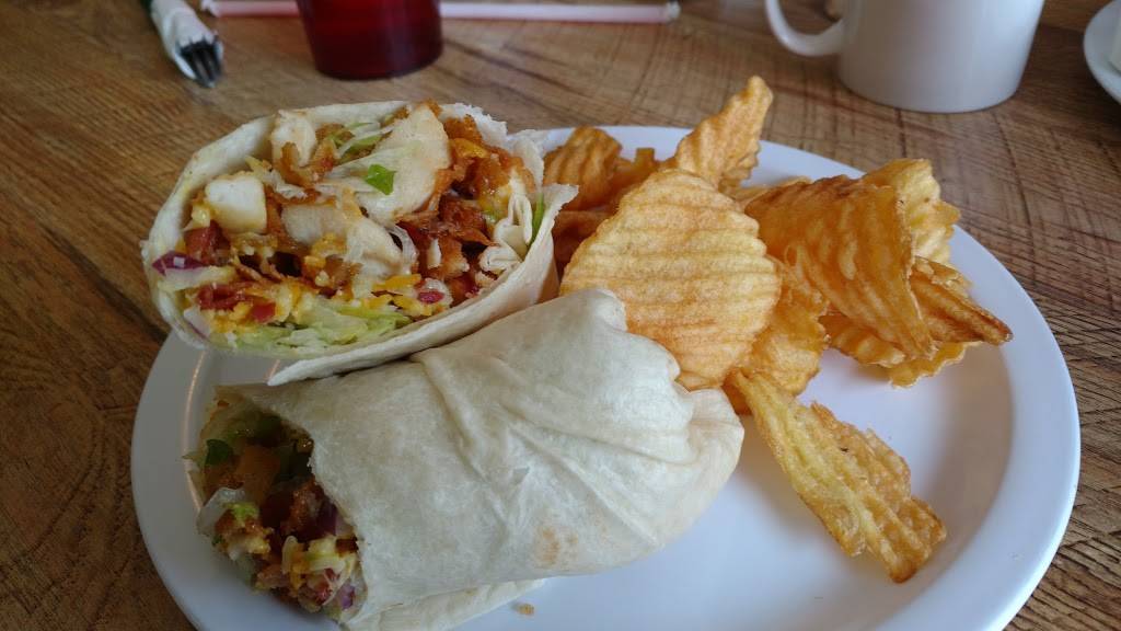 Crossroads Grill and Bar | restaurant | 154 S Main St, Leslie, MI 49251, USA | 5175895895 OR +1 517-589-5895