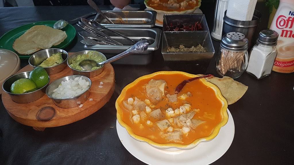 Menuderia la Catedral de Guadalajara - Matamoros | restaurant | Av. Fco J. Mina 11238, Mariano Matamoros, 22206 Tijuana, B.C., Mexico | 016643169094 OR +52 664 316 9094