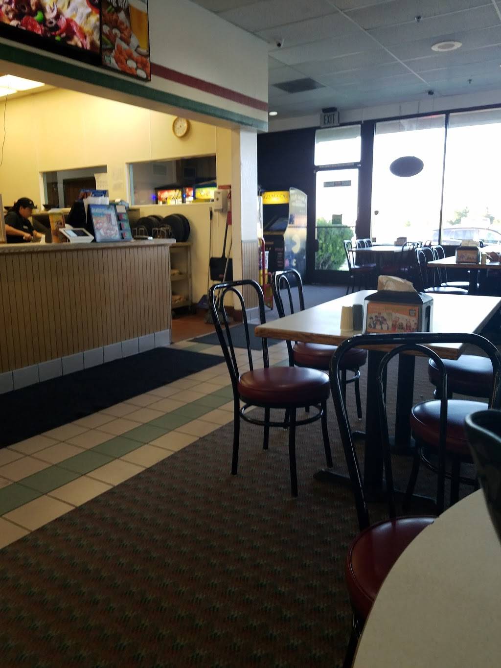 Round Table Pizza | meal delivery | 196 E Grant Ave, Winters, CA 95694, USA | 5307951500 OR +1 530-795-1500