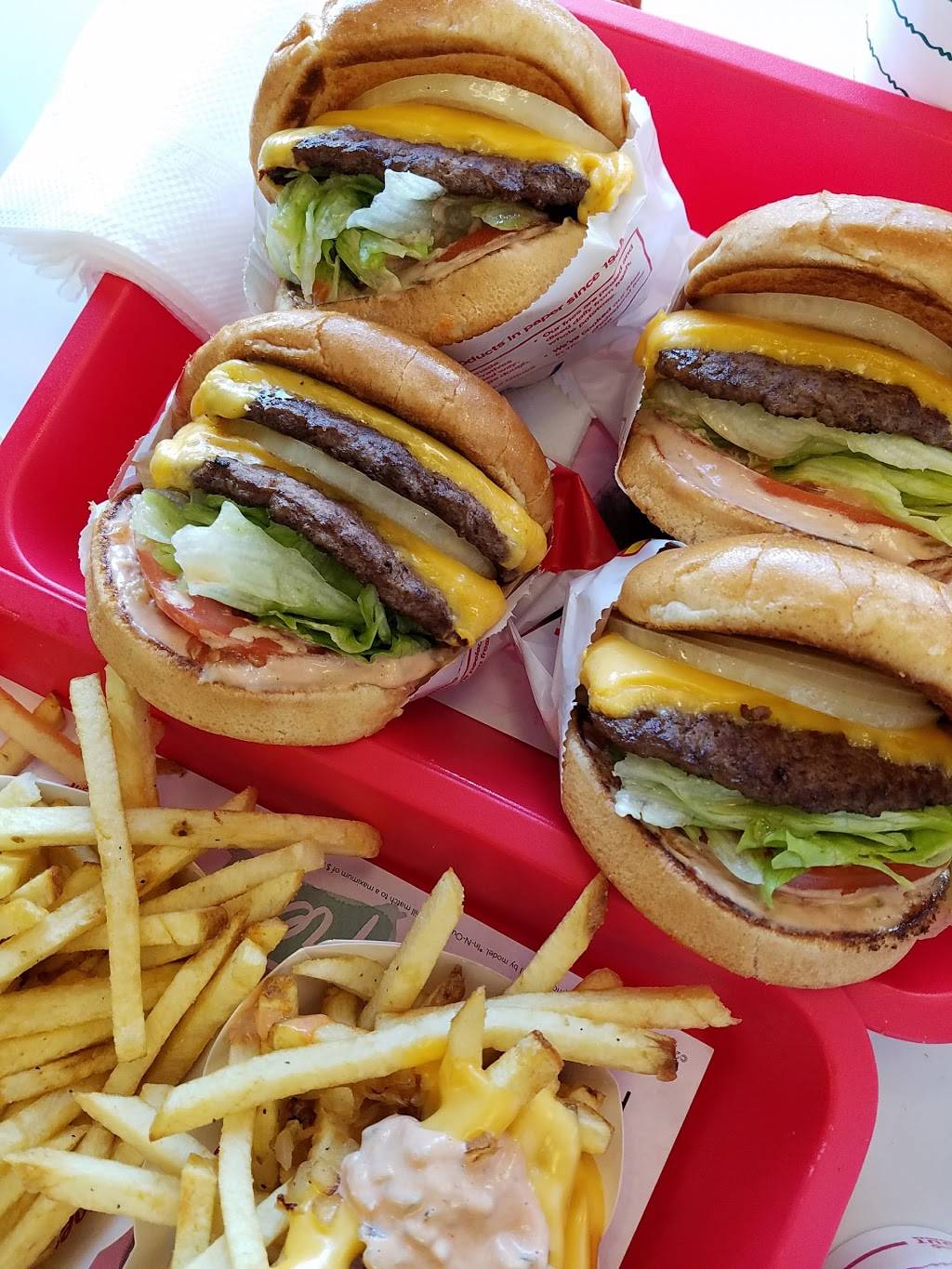 In-N-Out Burger | restaurant | 130 Calle Magdalena, Encinitas, CA 92024, USA | 8007861000 OR +1 800-786-1000