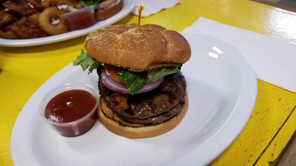 R Js Burger Joint | restaurant | 430 E 25th St #23, Tacoma, WA 98421, USA | 2535722575 OR +1 253-572-2575