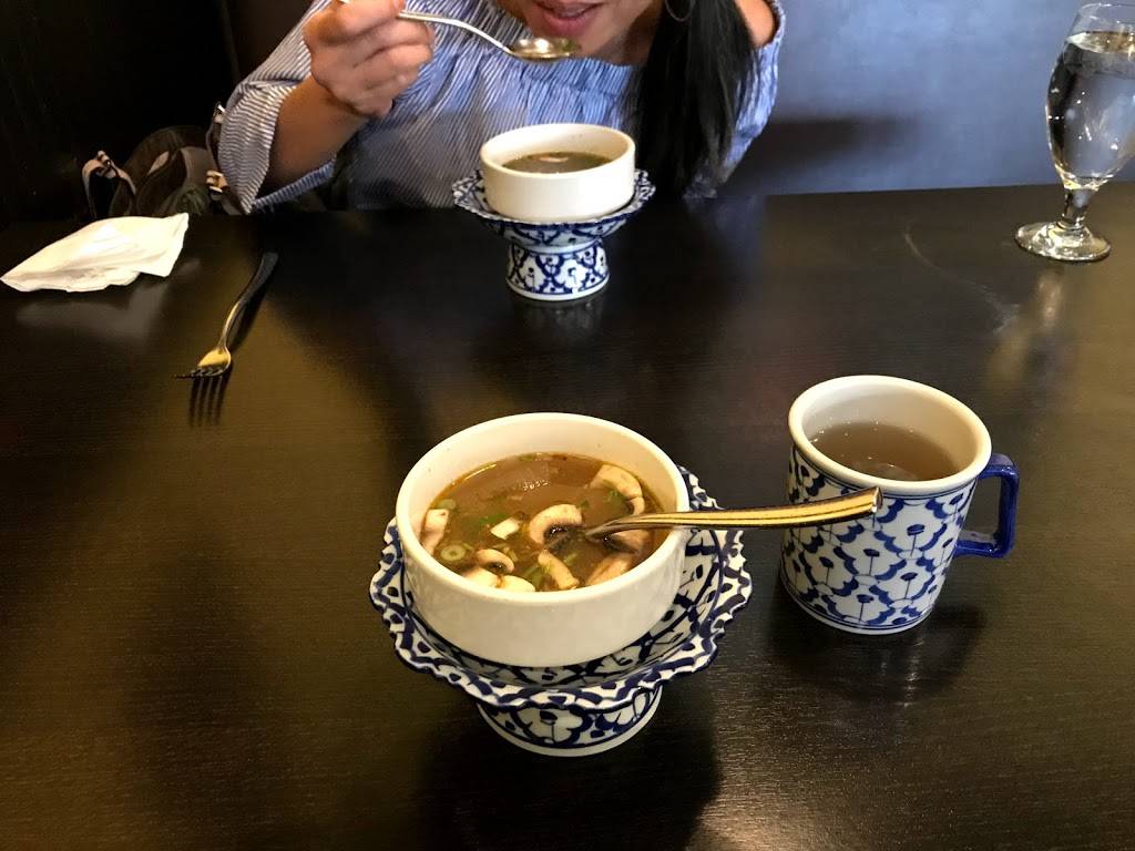 Baan Thai Restaurant | restaurant | 261 Centrepointe Dr, Nepean, ON K2G 6E8, Canada | 6132267604 OR +1 613-226-7604